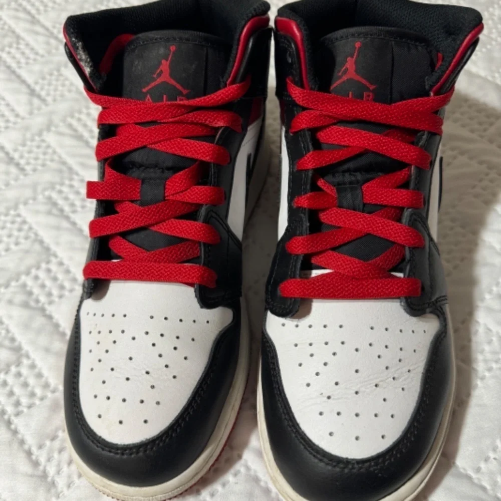 Nike Jordan 1 Mid Red White Black Youth 5.5 Woman 7 Sneakers Running Shoes - Picture 9 of 14